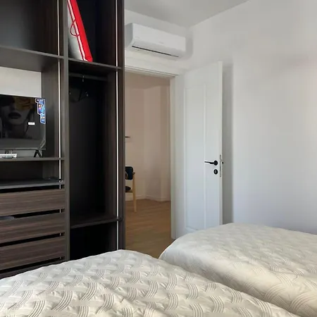 3m Luxury * Golem (Tirana)